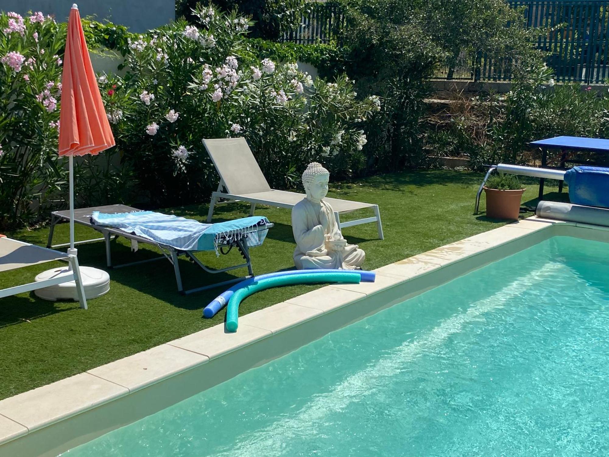 Gite Climatise Avec Piscine Sur Les Hauteurs De Bollène Exterior foto